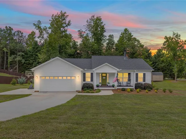 100 Paper Birch Ln, Pickens, SC 29671