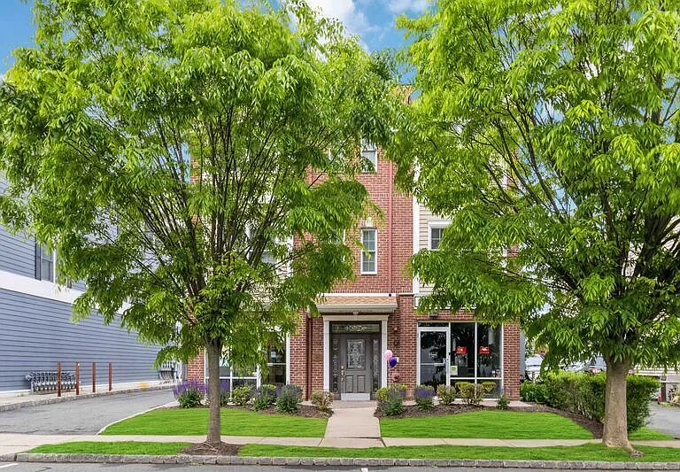 14 Elmer St #2B — Photo 9