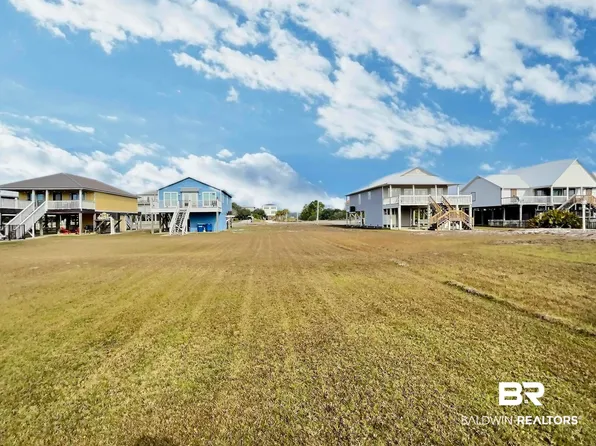 1365 W Lagoon Ave, Gulf Shores, AL 36542