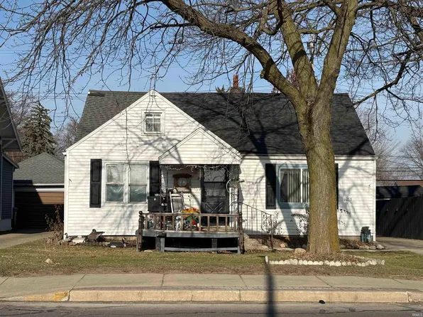 1058 E Market St, Nappanee, IN 46550