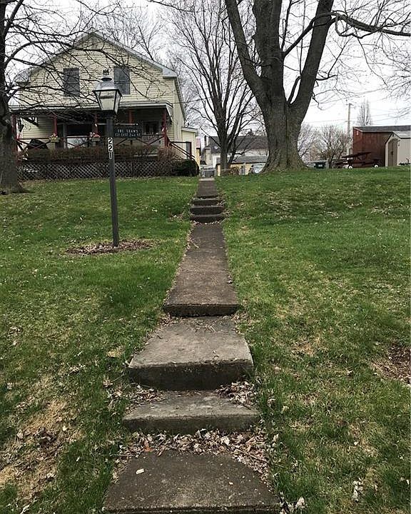 1st image of 221 E 2nd St