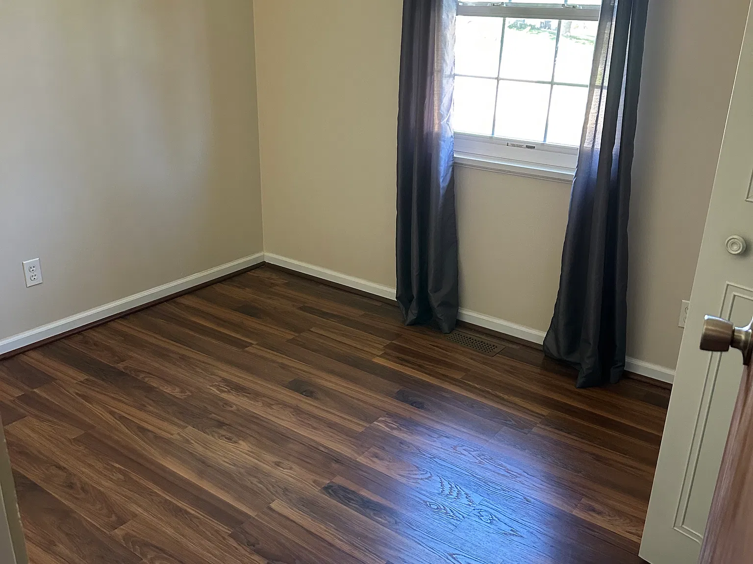 3 bed, 1100 sqft, $1,850 — Photo 3
