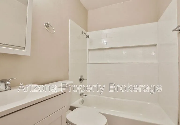 2323 S College Ave #2 — Photo 10