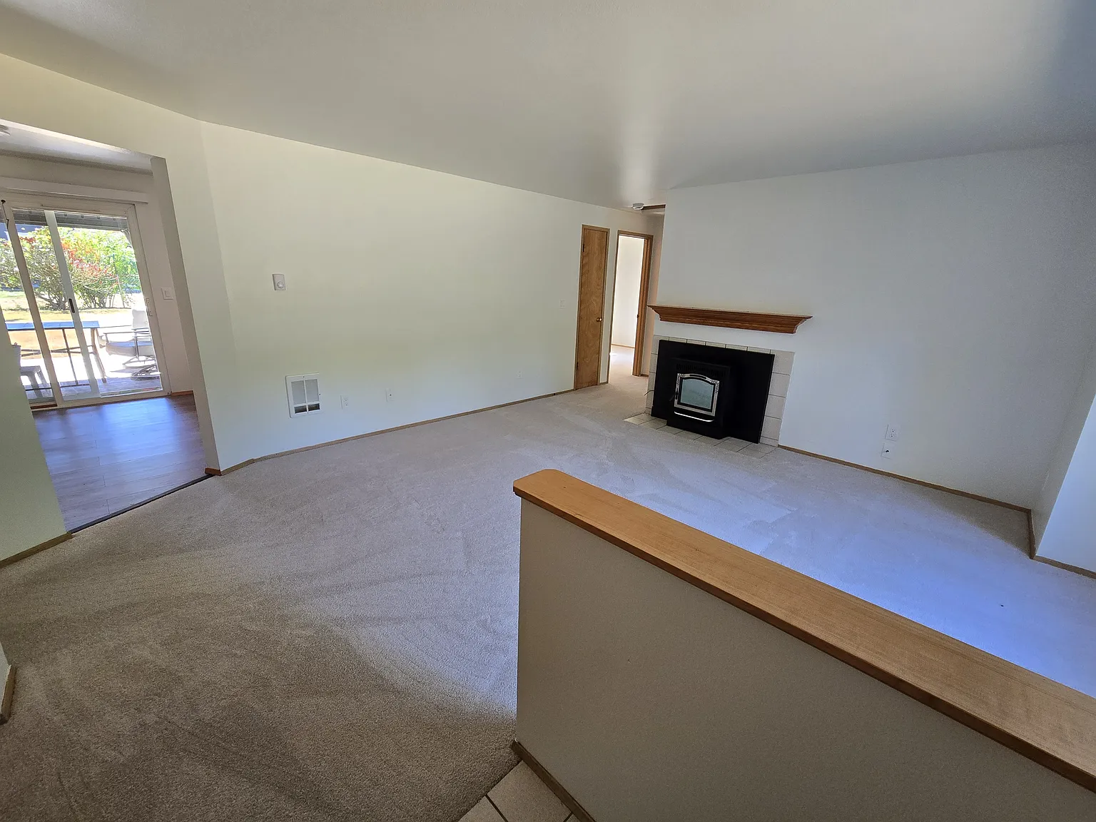 3 bed, 1140 sqft, $2,700 — Photo 2