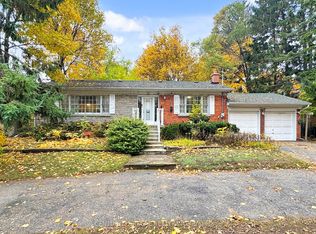 20 W Hill Dr, Toronto, ON M1E 3T5