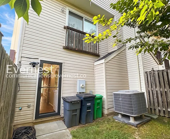 13901 Ascott Dr — Photo 14