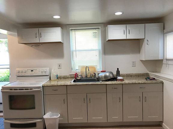 3rd image of 553 Wagstaff Dr