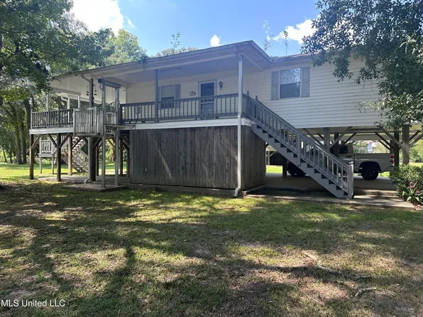 148 Plum Bluff Dr, Lucedale, MS 39452