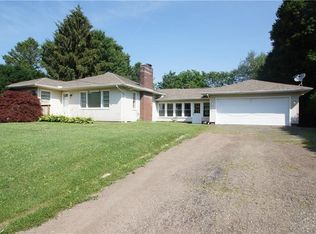 2425 Onahom Cir NE, Canton, OH