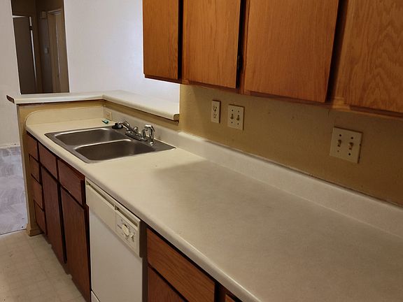 4th image of 6902 Granger Dr #A