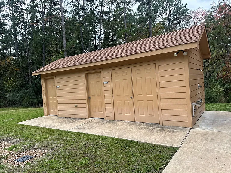 24488 Country Club Dr — Photo 20