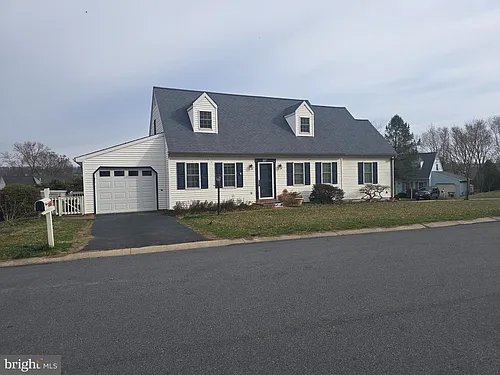 138 Hampden Dr Photo 1