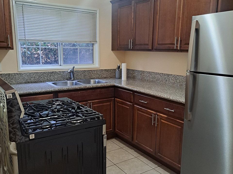 1st image of 1411 S Van Ness Ave APT 2