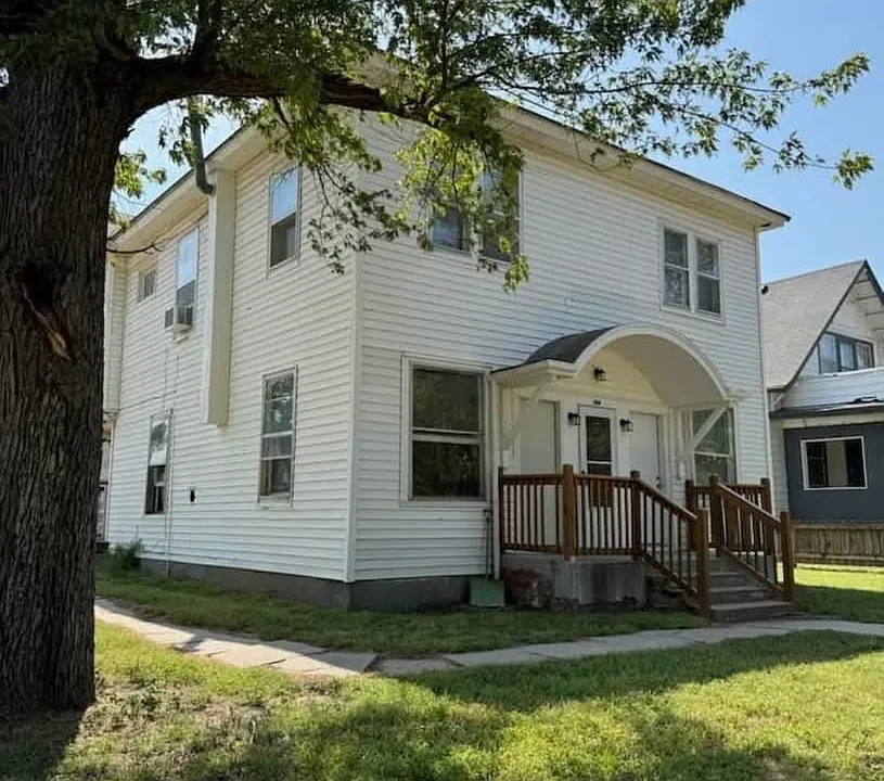 229 E 6th Ave #4
