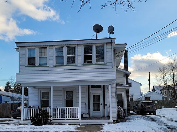2nd image of 207 Franklin St