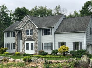 2 Nicole Ter, Glen Gardner, NJ 08826