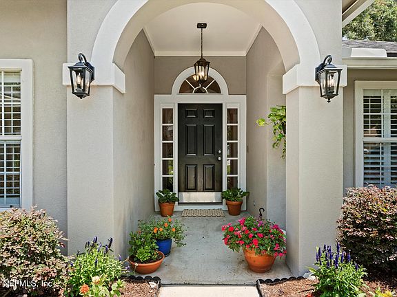 3rd image of 1009 FLORA PARKE Drive