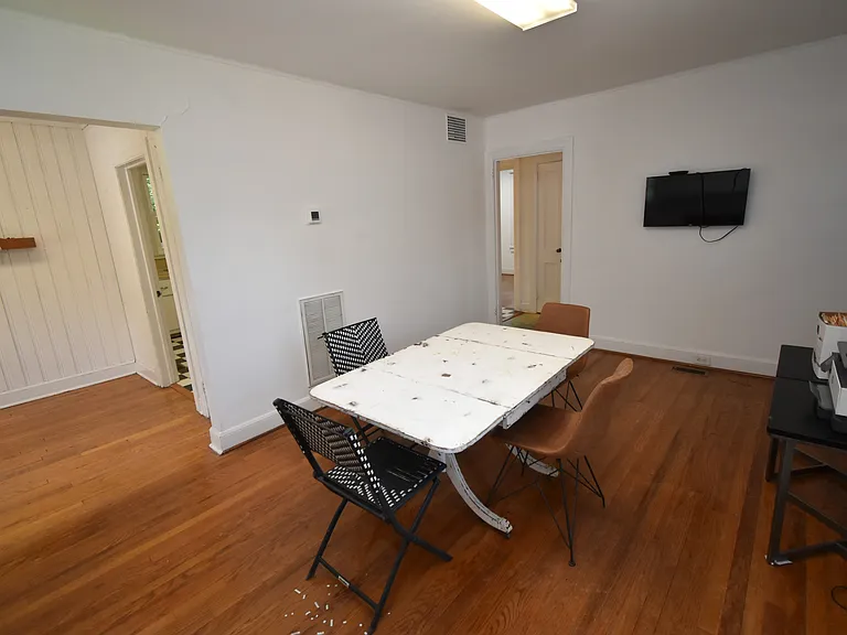2603 W Carver St — Photo 13