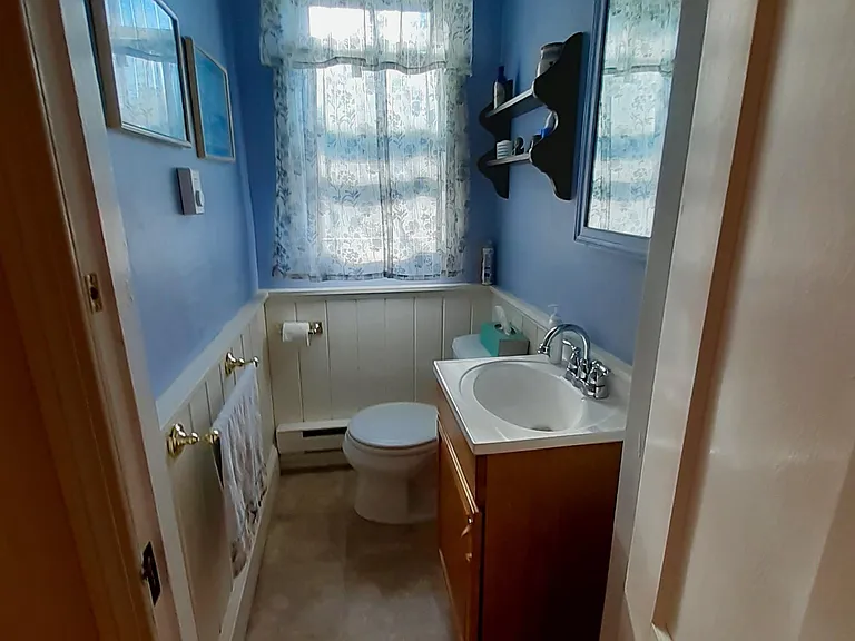 72 Oceanside Dr — Photo 9