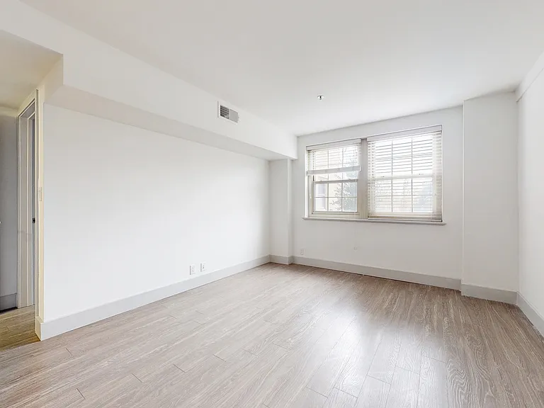 Dining/Living room