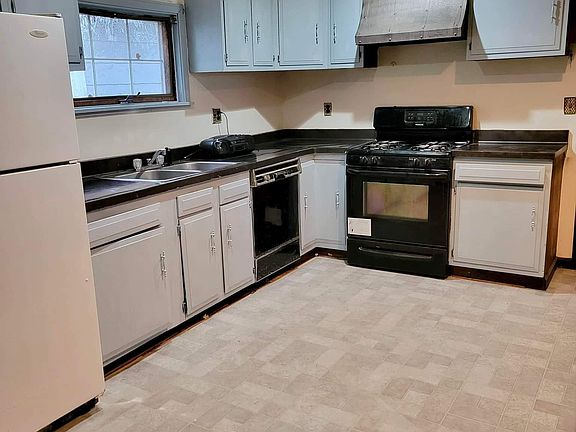 3rd image of 64 Stevens Ave #1