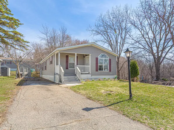 12516 Garland Ave, Apple Valley, MN 55124