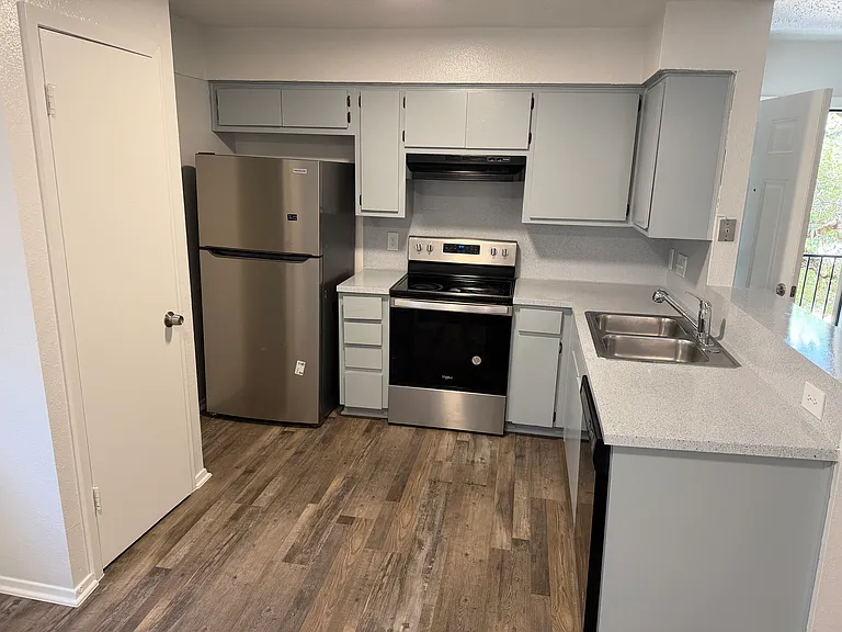 5305 Saint Georges Grn #D — Photo 4