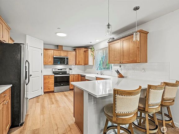 4th image of 26 Marina Dr