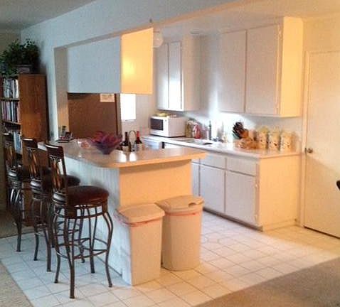 Kitchen wGranite counters