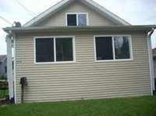 1616 Kent St, Jackson, MI 49203