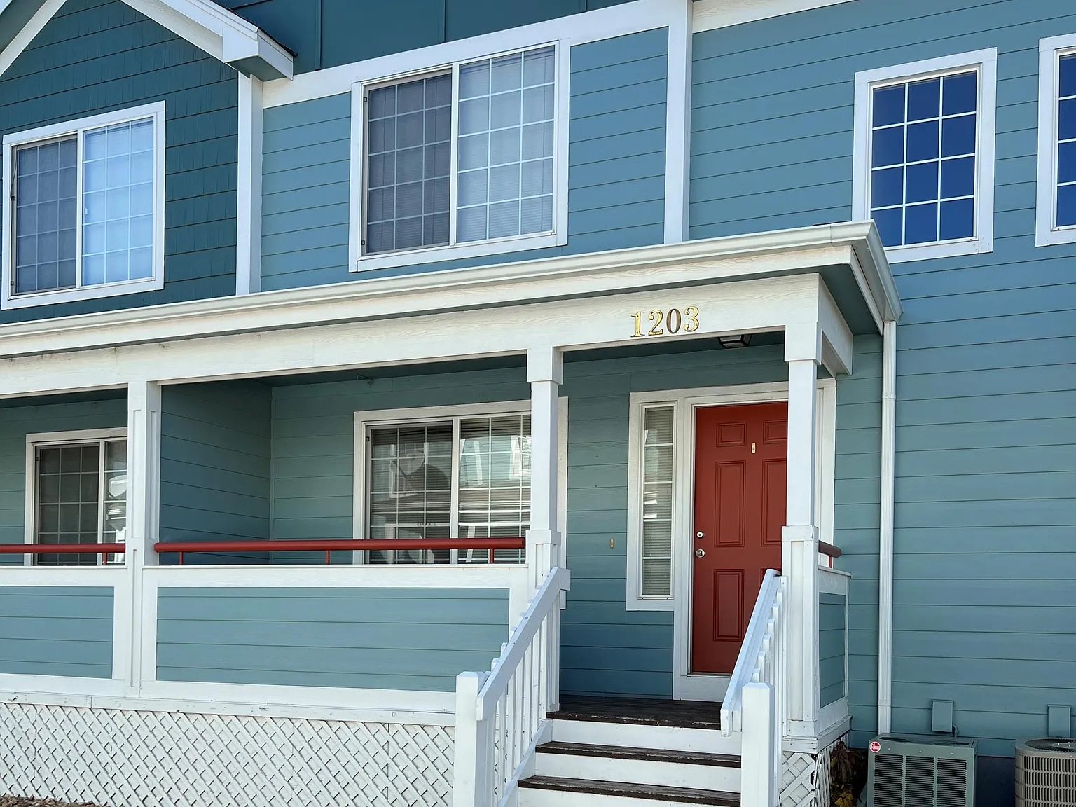 2 bed, 2.5 bath, 1166 sqft, $2,000 — Photo 2