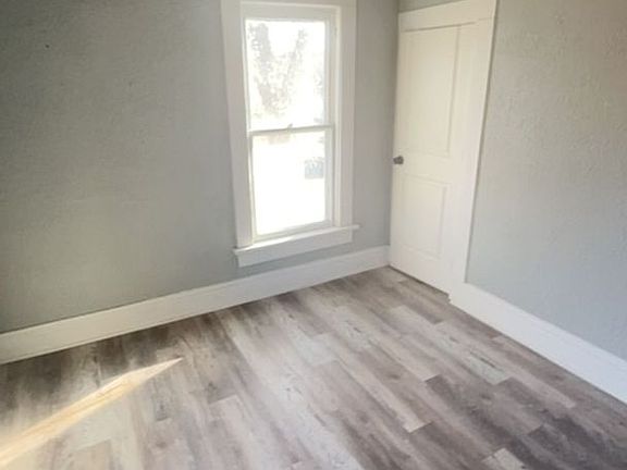 4th image of 419 Ensign St #419