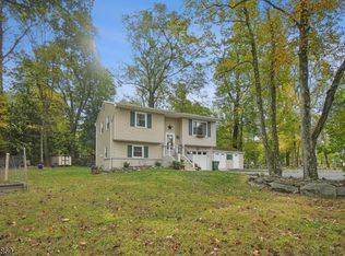 3 Winding Way, Holland Twp., NJ 08848