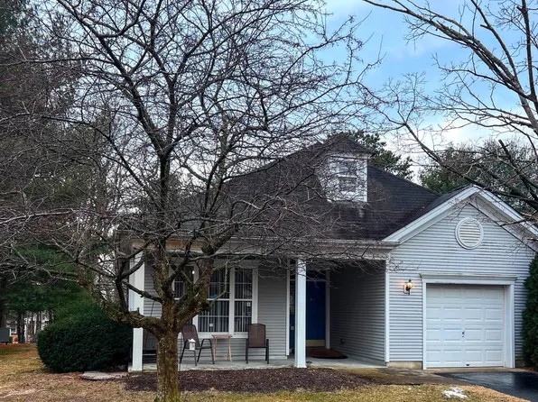 2 April Springs Ct, Lakewood, NJ 08701
