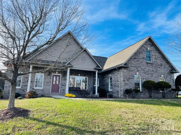 1820 31st Avenue Ln NE, Hickory, NC 28601