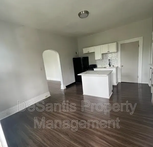 5730 Holden St #2F — Photo 6