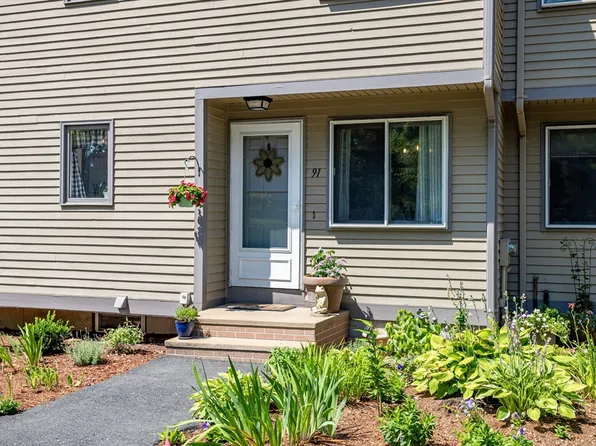 91 Cortland Cir #91, Leominster, MA 01453