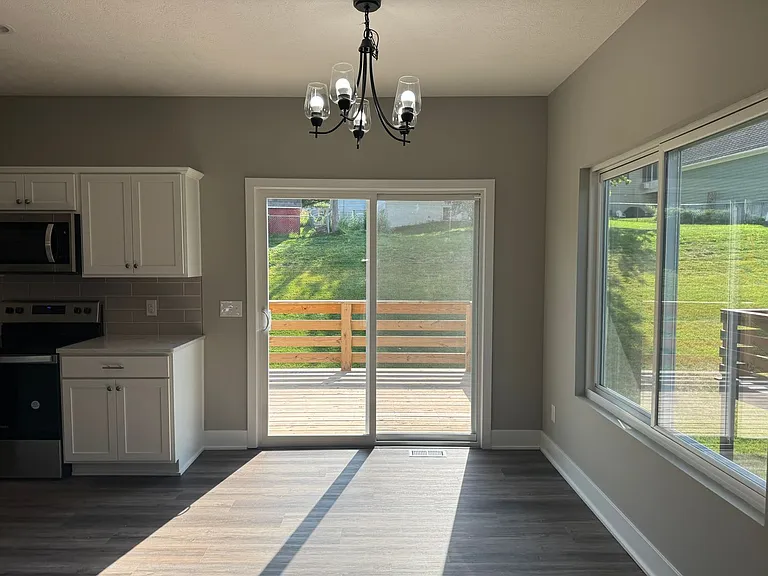 302 N Allen St — Photo 15