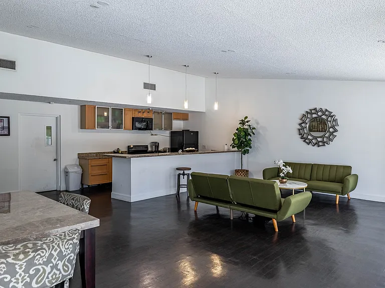 Spinnaker Landing Apartments — Photo 18