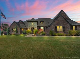 8914 N 65th Pl E, Owasso, OK 74055