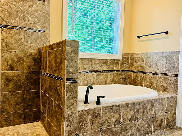 3658 Pleasants Ridge Dr — Photo 16