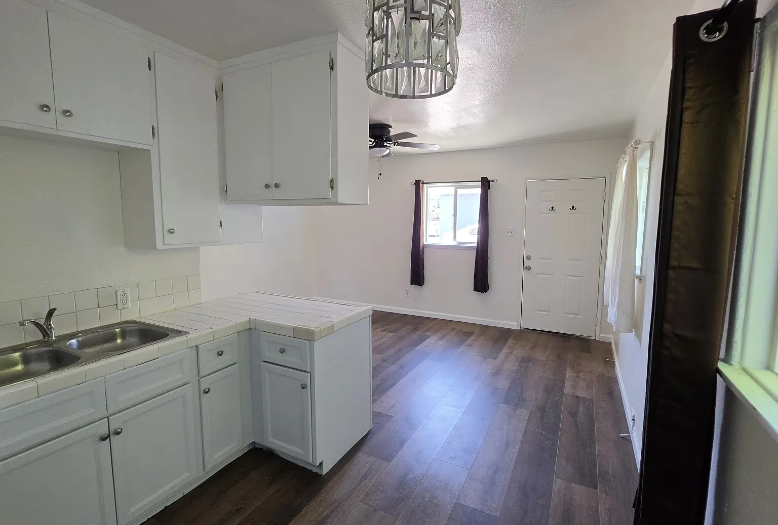 Studio, 285 sqft, $1,500 — Photo 3