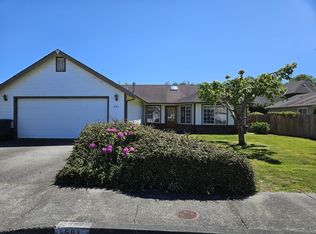 591 Senestraro Way, Fortuna, CA 95540