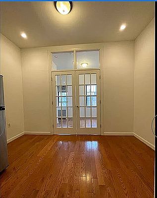 5th image of 9 Eldridge St APT 17