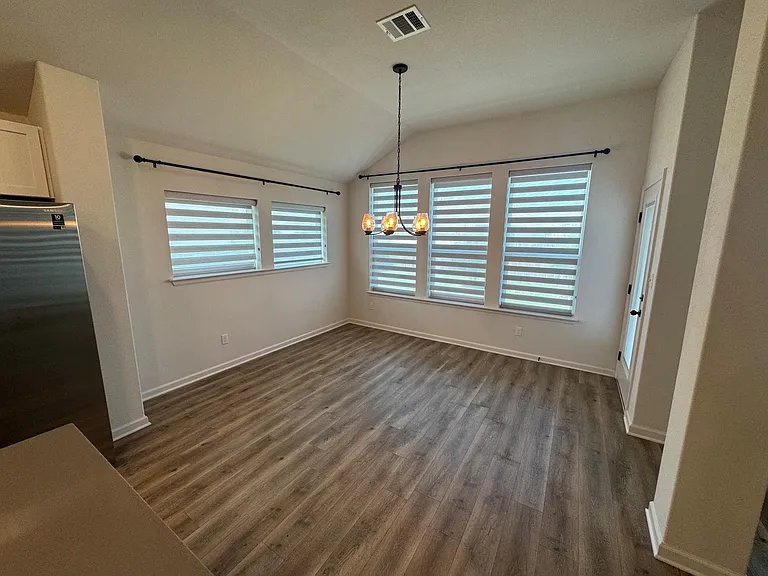 1136 Olympic Ln — Photo 6