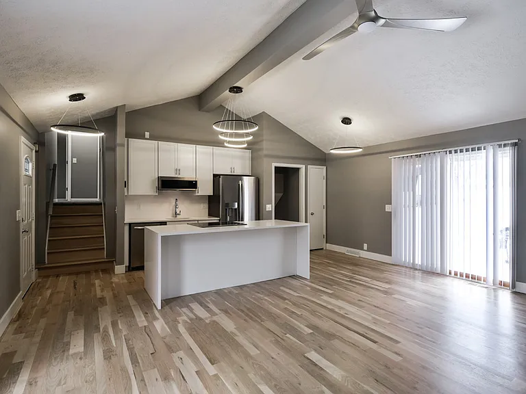 6804 S 140th Ave — Photo 5