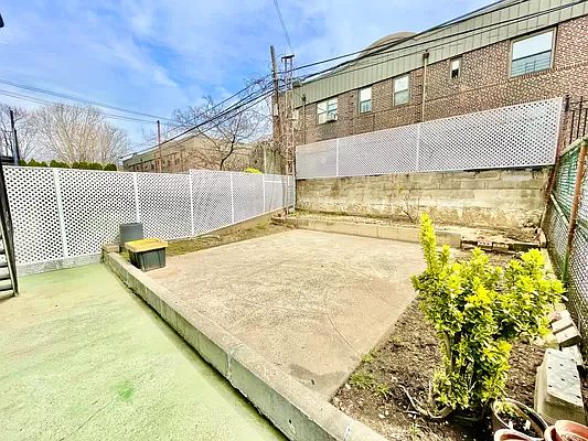 4th image of 2141 76th St