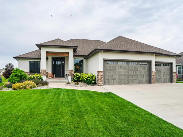 765 E Pinehurst Trl, Dakota Dunes, SD 57049