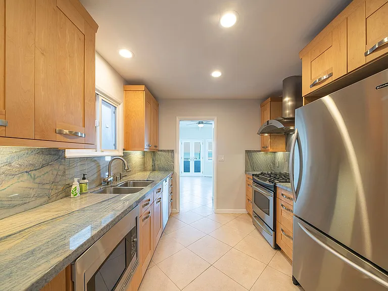 3605 Crest Dr — Photo 7