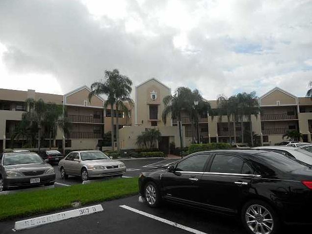 1st image of 7266 Fairfax Dr #310